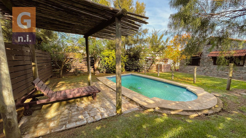 Casa En Piriápolis (playa Grande) Ref. 3748