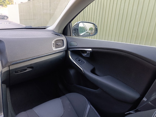 Volvo V40 2014