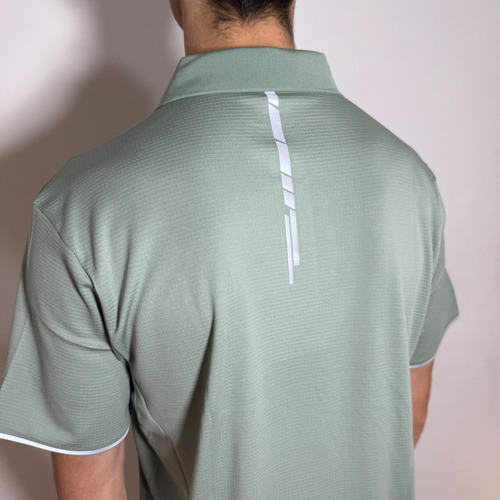 Chomba Hombre Con Botones Espalda Y Mangas Con Reflex Uv50+