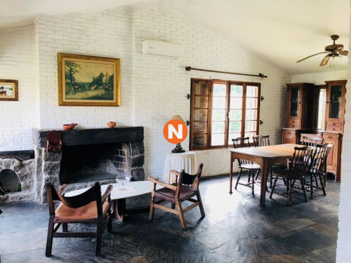 Casa A La Venta En Pinares- Ref: 215595