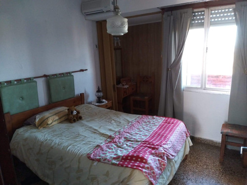 Departamento En Venta - 2 Dormitorios 1 Baño - Cochera - 47mts2 - Mar De Ajó