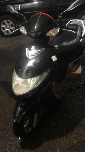 Moto Suzuki Burgman 125