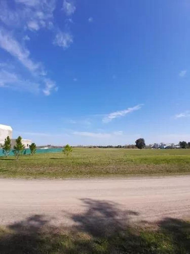 Terreno En Venta - 2.100mts2 - La Primavera Golf, Carlos Keen