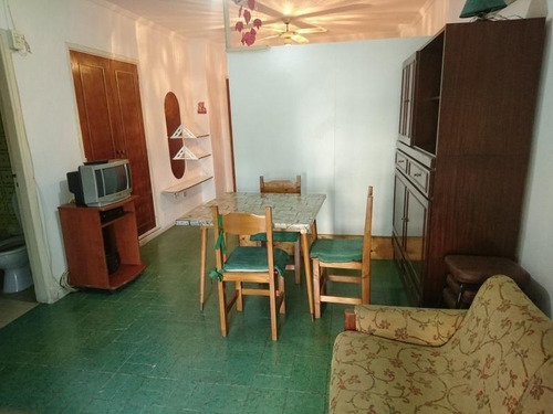 Imagen 2 de 8 de Temporada | 1 Ambiente Con Balcón
