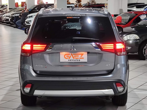 Imagem 7 de 20 de Mitsubishi Outlander 3.0 Gt 4x4 V6 24v 2017