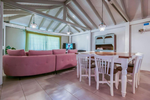 Casa En Venta - 3 Dormitorios 1 Baño - Cochera - 1000 Mts2 - Villa Elisa