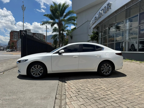 Mazda 3 Touring At Mhev