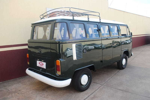 Volkswagen Kombi Standard 1.6 4p