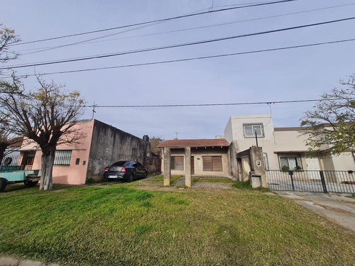 Imagen 1 de 10 de Casa De 2 Dormitorios En La Plata Calle 42 E/ 148 Y 149 - Dacal Bienes Raíces