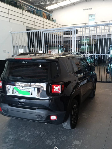 Jeep Renegade 1.8 Flex Aut. 5p