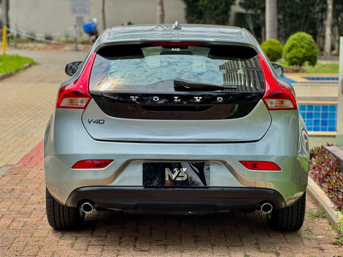Volvo V40 2.0 T4 Dynamic Aut. 5p