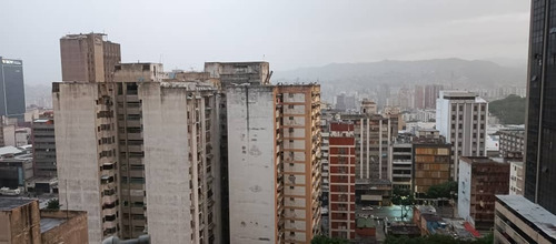 En Venta Espacioso Apartamento En La Baralt. Caracas Centro Mh