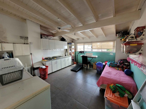 Imagen 16 de 19 de Triplex C/ Coch Y Pileta Climatizada, Impecable! En Venta!