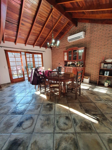 Imagen 5 de 22 de Hermosa Casa 5 Amb Con Parrilla Y Pileta