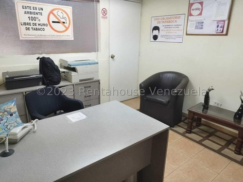Y.t. Local Comercial En Alquiler, Catia Mls #24-1716