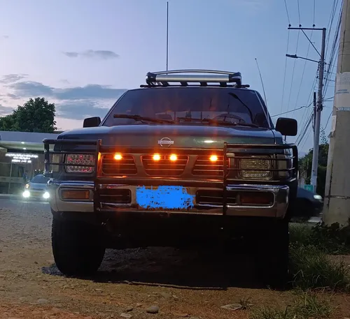 Nissan D21 2400