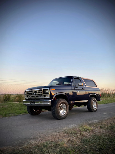 Ford Bronco XLT V8 302