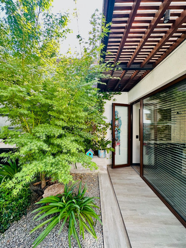 Increíble Casa En Venta Piedra Roja 3d+3b+salita+servicios