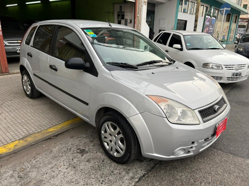 Imagen 2 de 10 de Ford Fiesta