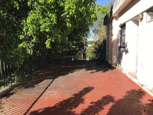 Imagen 8 de 19 de Lote De 650 M2 Con Casa A Reciclar 5 Ambientes - Venta - Ituzaingo Norte - Permuta