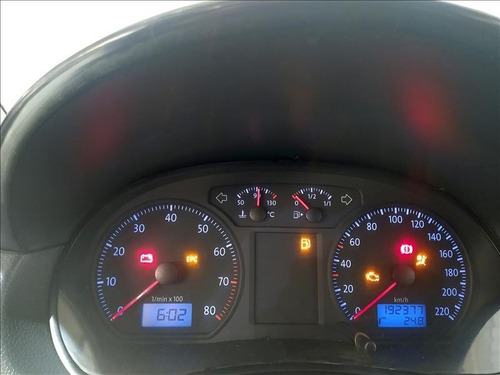 Imagem 7 de 7 de Volkswagen Polo Polo Sedan 1.6 Mi 8v Flex 4p Manual 4p