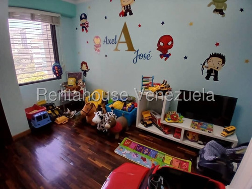 Bello Apartamento, Excelente Residencia Con Pozo De Agua. 25-14900