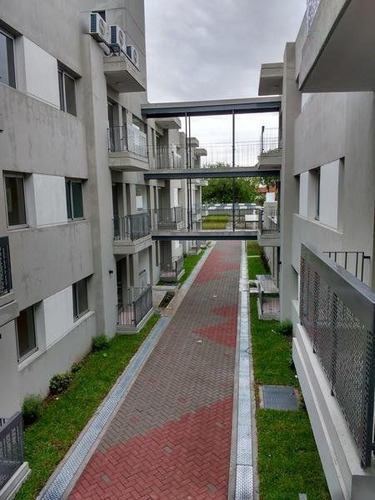 Imagen 2 de 13 de Departamento En Venta De 3 Ambientes Con 2 Cocheras - Banfield