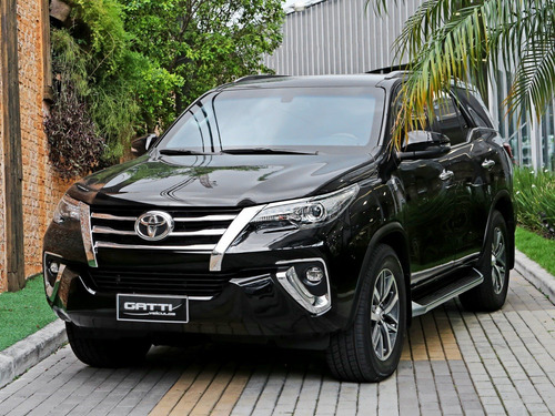Toyota Hilux SW4 2.8 SRX 4X4 7 LUGARES 16V TURBO INTERCOOLER DIESEL 4P AUTOMÁTICO