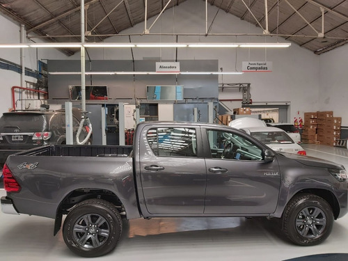 Toyota Hilux 4x4 2.8tdi Sr