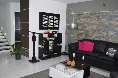 Imagen 25 de 30 de Se Vende Bella Casa De 3 Niveles Nisperos Valencia Atc-552 04125067379 04244900499