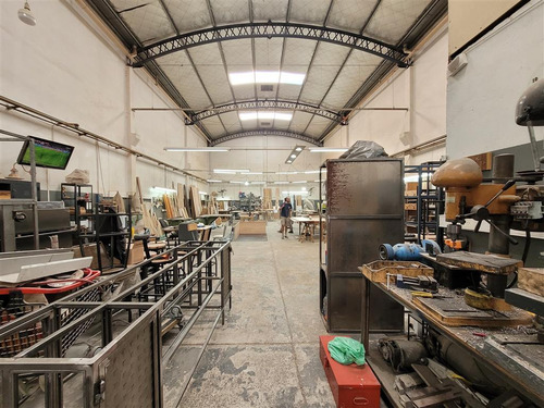 Galpon De 348m2, Zona Industrial, Inmejorable Acceso - Florida Oeste - Vicente Lopez