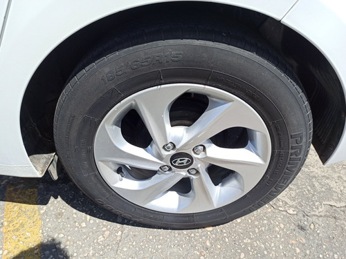 Imagem 5 de 15 de Hyundai Hb20 2014 1.0 Comfort Style Flex 5p