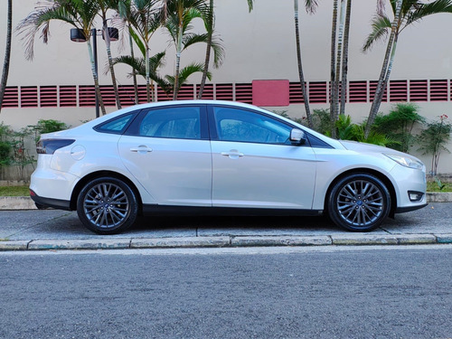 Ford Focus 2.0 SE FASTBACK 16V FLEX 4P POWERSHIFT
