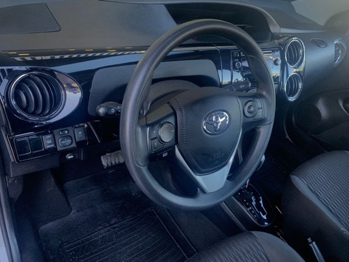 Imagem 8 de 11 de Toyota Etios Sedan X Plus 1.5