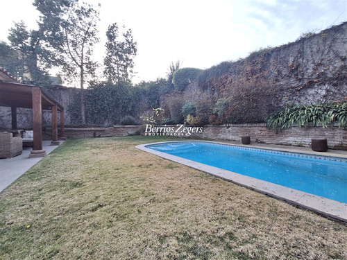 Casa En Venta De 4 Dorm. En Lo Barnechea Jumbo Pie Andino