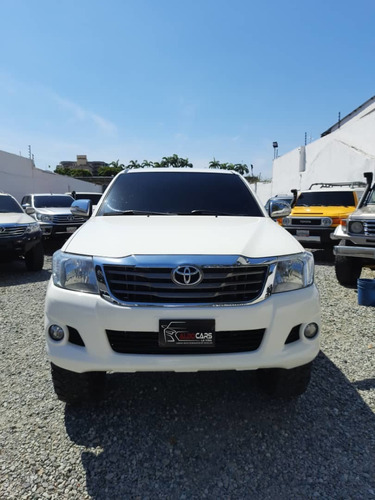 Imagen 2 de 10 de Toyota Hilux Kavak