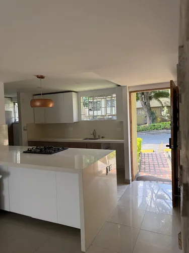 Casa En Venta En Calasanz. Cod V17229