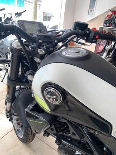 Imagen 13 de 15 de Benelli Leoncino 250