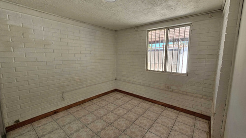 Casa Esquina En Venta, Buen Barrio. (79951)