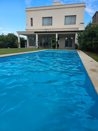 Venta De Casa De 3 Dormitorio En Don Mateo