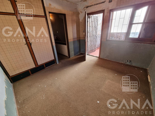 Casa Venta Refinerias Rosario Al Frente Con Cochera, Terraza Parrilero, 2 Baños, Cochera