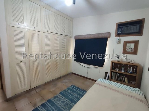 Casa En Esquina Que Combina Comodidad Y Ubicación Privilegiada Trigal Centro 25-6231