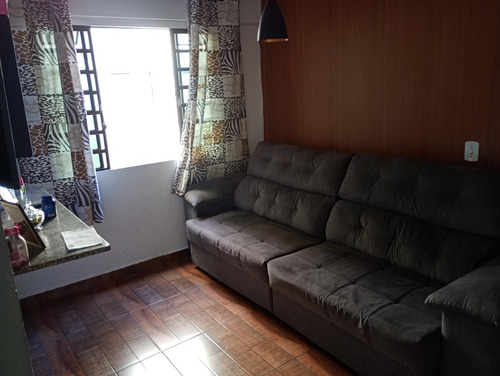 Apartamento Com 2 Quartos,sala,cozinha E Banheiro + Garagem