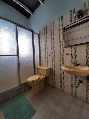 Imagen 20 de 22 de Se Vende Casa 525m2 4h+s/5b/3p Colinas De Santa Monica 5419
