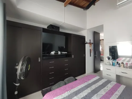 Casa En Venta En Lomitas. Cod V30740