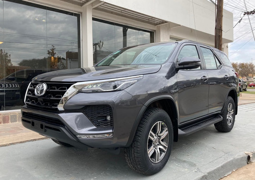 Imagen 1 de 15 de Toyota Sw4 2.8 Tdi 6a/t 5 Asientos Sr 4x4 0km My2022