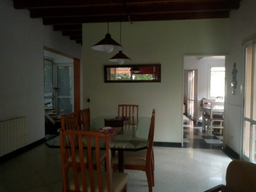 Chalet De Dos Plantas En Country Club El Pato