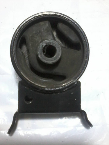 Base De Motor 12372-10040 / Toyota Starlet -izq- Sincr-autom