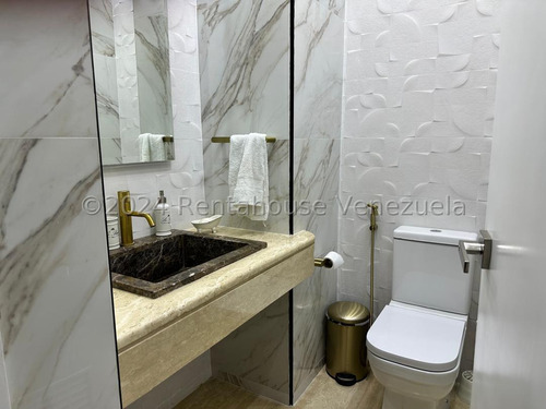 Ss: Vende Apartamento 24-28320 En San Roman De 253,81 M2, 3h/5b/3pe
