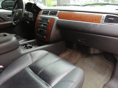 Imagen 7 de 13 de Chevrolet Suburban Lt 2007
